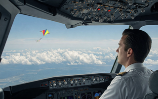 Bất ngờ vật thể xâm nhập sân bay Cát Bi khiến nhiều chuyến bay phải chuyển hướng