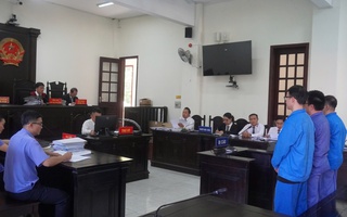 Bán giấy xác nhận tình nguyện khống cho sinh viên, lãnh hơn 13 năm tù