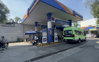 Quản lý thị trường TP HCM: Những cây xăng bán nhỏ giọt và găm hàng đã bị xử lý