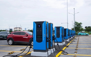 V-Green của tỉ phú Phạm Nhật Vượng đầu tư 10.000 tỉ đồng làm 99 "siêu trạm sạc" trên cả nước