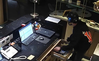 Đột nhập khách sạn ở trung tâm TPHCM trộm tiền