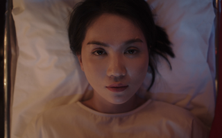 Ngọc Trinh hoảng loạn vì bị "ma ám"