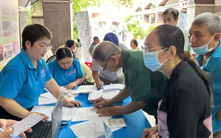 Tăng lương hưu: Cách nào để giảm chênh lệch?