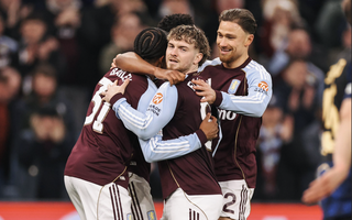 Bóng đá Anh toàn thắng, Nottingham Forest và Villa vào tứ kết Europa League