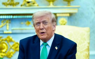 Ông Donald Trump cảnh báo Iran, "nhắn nhủ" Israel