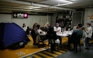 Còi hú là chạy, mọi thứ gói gọn trong vài phút sinh tử