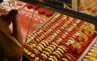 Giá vàng hôm nay, 3-3: Sụt giảm sâu