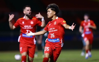 Chân sút Việt kiều tiếp tục giúp CLB Công an TP HCM chiến thắng