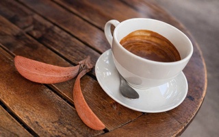 Ly đen không đá kéo tôi về với những thói quen