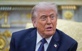 Ông Donald Trump hoãn “tối hậu thư Hormuz”, Iran nói “Mỹ nhượng bộ”