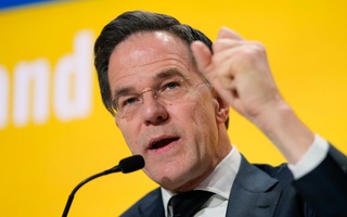 Tổng thư ký NATO lên tiếng về chuyện bảo vệ Hormuz, Tổng thống Iran nói Mỹ "ảo tưởng"