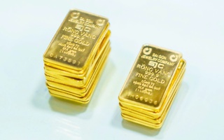 Giá vàng miếng SJC giảm 9 triệu đồng; bạc, chứng khoán cũng lao dốc