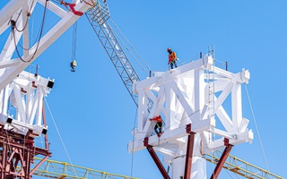 Cận cảnh nhà ga mới sân bay Phú Quốc bắt đầu lắp mái