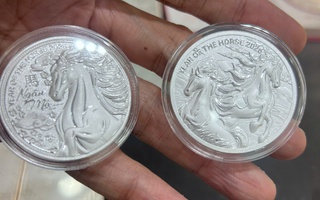 Giá bạc hôm nay 25-3: Tăng nhanh hơn vàng, xấp xỉ 3 triệu đồng/lượng