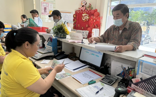 Lương hưu trước áp lực giá cả: Tăng sao để không ai bị bỏ lại?