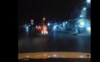 CLIP: CSGT Tây Ninh hú còi mở đường, cứu người phụ nữ nghi bị tai biến