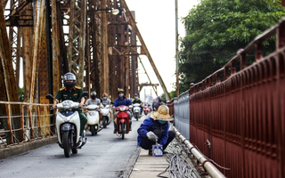 Hà Nội cấm toàn bộ phương tiện qua cầu Long Biên trong 60 ngày