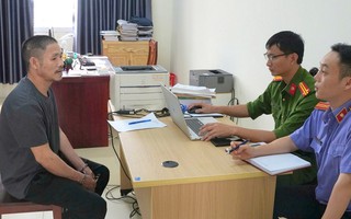 Xin bỏ qua lỗi vi phạm nồng độ cồn không được, mở cốp xe máy lấy búa đánh liên tiếp vào đầu CSGT