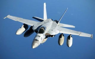 VIDEO: Iran tuyên bố bắn trúng tiêm kích F-18 của Mỹ, CENTCOM bác bỏ