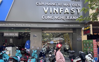 GSM của tỉ phú Phạm Nhật Vượng miễn phí thuê, đổi pin 3 năm cho tài xế Xanh SM Bike