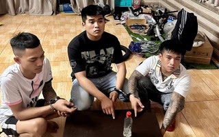 Đột kích điểm “bay lắc” ở Gia Lai, thu giữ 3 khẩu súng và 10 viên đạn