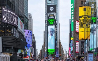 Châu Bùi vừa ra mắt đã được vinh danh