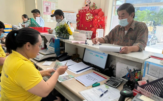 Lương hưu: Đừng chỉ “tăng cho đủ”, mà phải “tăng để sống được”