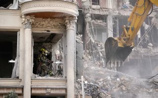 Tehran dưới làn bom, Iran hoài nghi thiện chí đàm phán của Mỹ