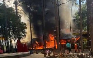 Cháy tại Khu kinh tế đêm Măng Đen