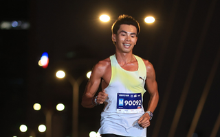 Hiện tượng marathon Huỳnh Anh Khôi