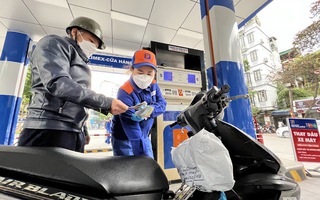 Đề xuất tiếp tục miễn thuế với xăng dầu đến hết tháng 6-2026