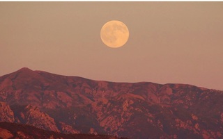 “Trăng hồng” và “trăng xanh” tháng 4 - 5 có gì đặc biệt?