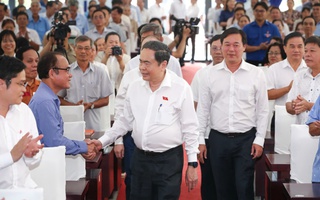 Cử tri đặt câu hỏi về thuế khoán cho ứng cử viên đại biểu Quốc hội