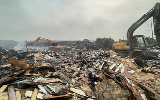 Phát hiện 1 thi thể nạn nhân trong vụ cháy kho xưởng gần bệnh viện K Tân Triều