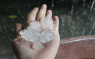Dự báo mới nhất về dông lốc kèm mưa đá ở miền Bắc trong những ngày tới