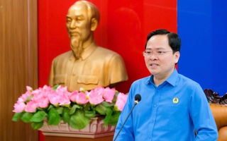 Nâng cao nhận thức chính trị và hiểu biết pháp luật cho công nhân lao động