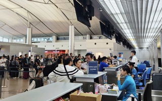 Nhiều du khách hủy phòng, hủy tour vì giá vé máy bay tăng