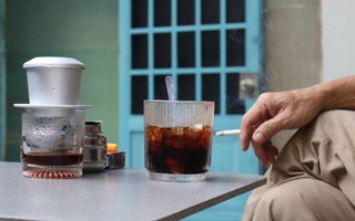 Người TP HCM uống cà phê mấy “cữ” một ngày?
