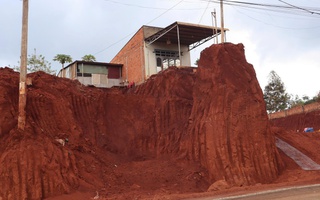 Diễn biến nóng vụ nhà dân chênh vênh mép vực ở Đồng Nai sau loạt phản ánh từ báo chí