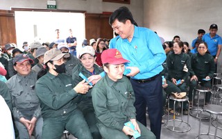 Hàng trăm công nhân ở Đà Nẵng nhận niềm vui bất ngờ đầu năm mới