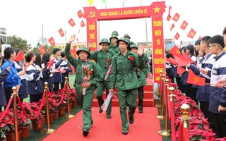 Hai anh em song sinh viết đơn tình nguyện tòng quân