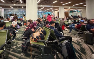 Nhiều chuyến bay tiếp tục bị hủy do xung đột Trung Đông, hành khách được đổi, hoàn vé ra sao?