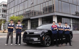 VinFast giao xe điện VF9 và VF6 cho Đại học Duy Tân để sinh viên thực hành