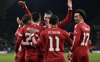 Đòi nợ thành công Wolverhampton, Liverpool bùng nổ vào tứ kết FA Cup