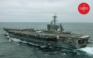 Iran nói đánh trúng tàu sân bay Mỹ, bác tin đóng eo biển Hormuz
