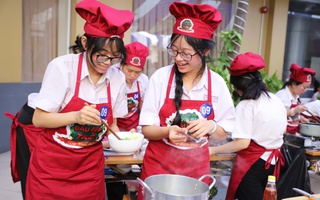 Hàng trăm học sinh tranh tài tại Hội thi "Khéo tay kỹ thuật" cấp thành phố