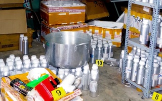 Công an Đồng Nai tìm bị hại liên quan đường dây nước hoa giả 50 tỉ đồng