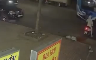 Vụ ô tô lao như tên bắn tông loạt phương tiện ở Hà Nội: Một phụ nữ tử vong