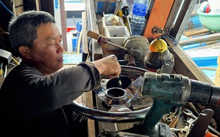 Giá dầu “nhảy múa”, nhiều ngư dân Đà Nẵng cân nhắc lên đời công nghệ