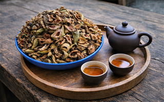 Uống trà trâu cổ làm “khổ” quý ông